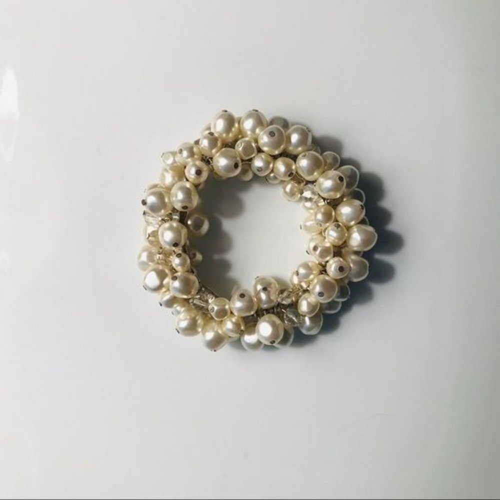 VTG Pearl & Rhinestone Signed Bracelet Vintage On Trend